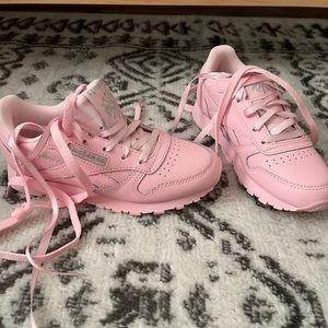 Girls Brand New Reebok sneakers in pink